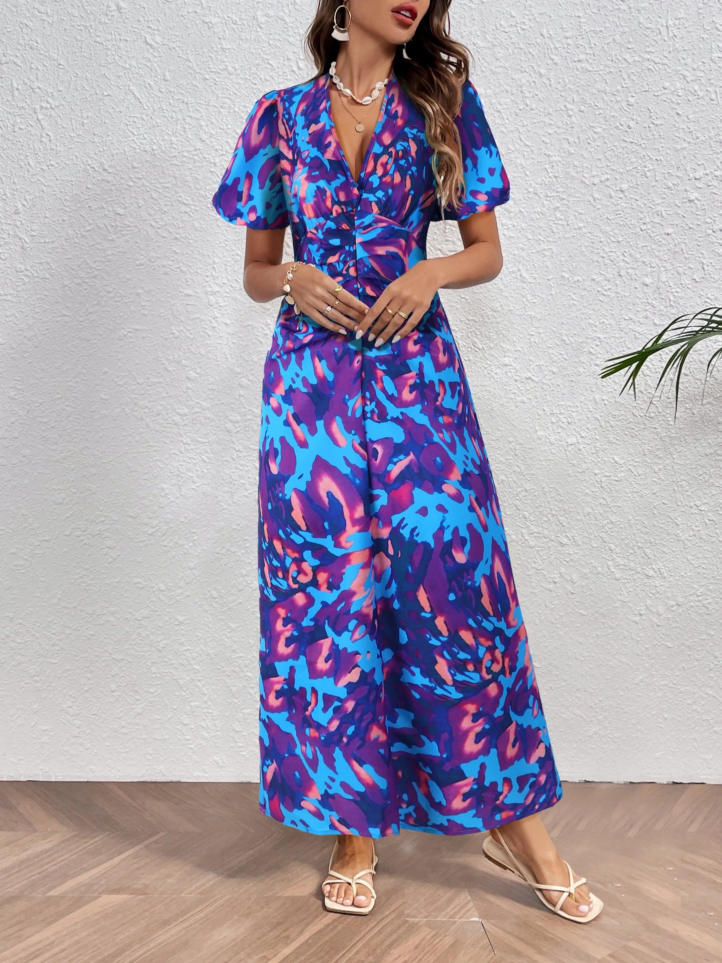STEPHANY | Abito elegante con scollatura a V e maniche a sbuffo