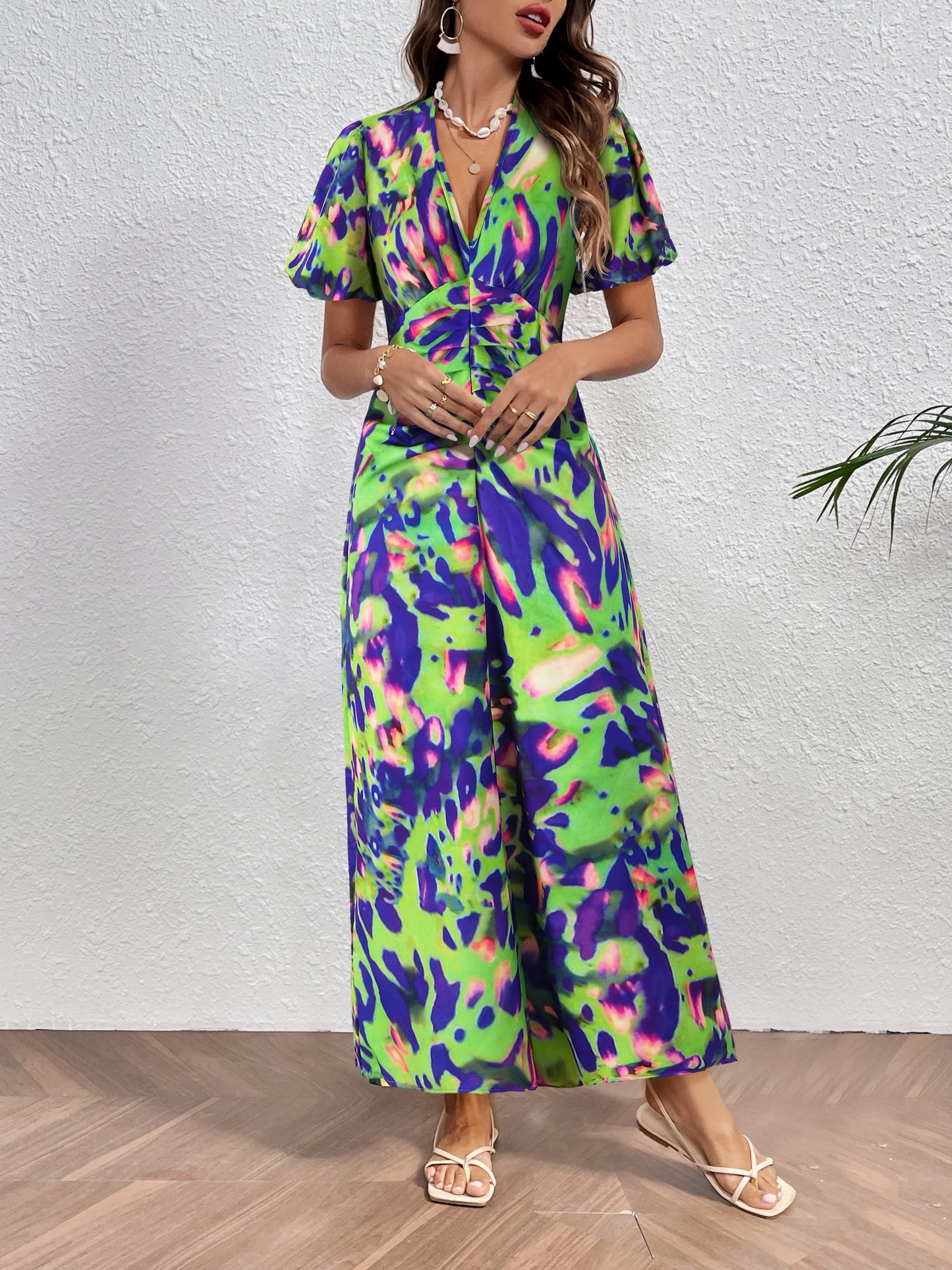 STEPHANY | Abito elegante con scollatura a V e maniche a sbuffo
