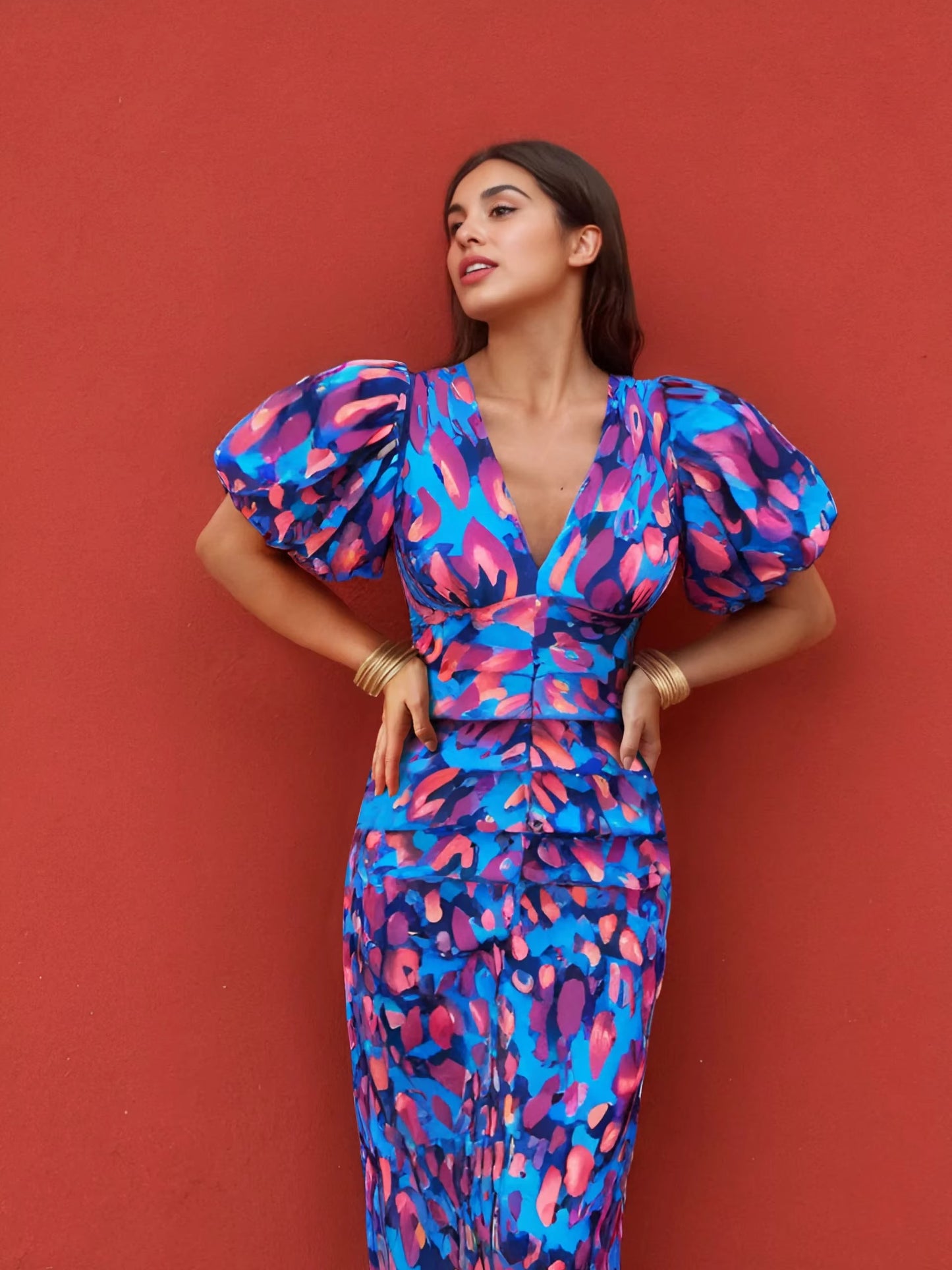 STEPHANY | Abito elegante con scollatura a V e maniche a sbuffo