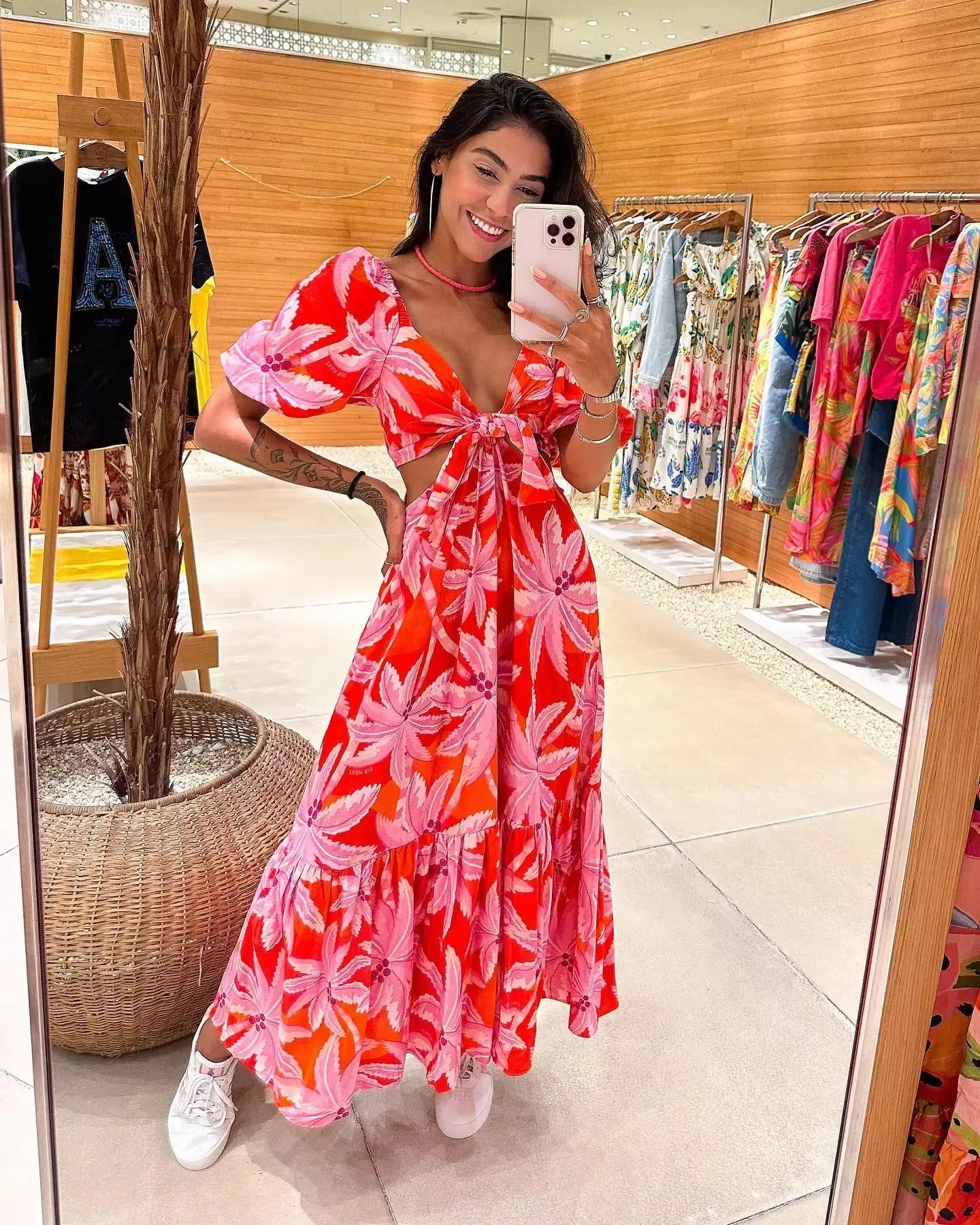 STEPHANY | Abito elegante con scollatura a V e maniche a sbuffo